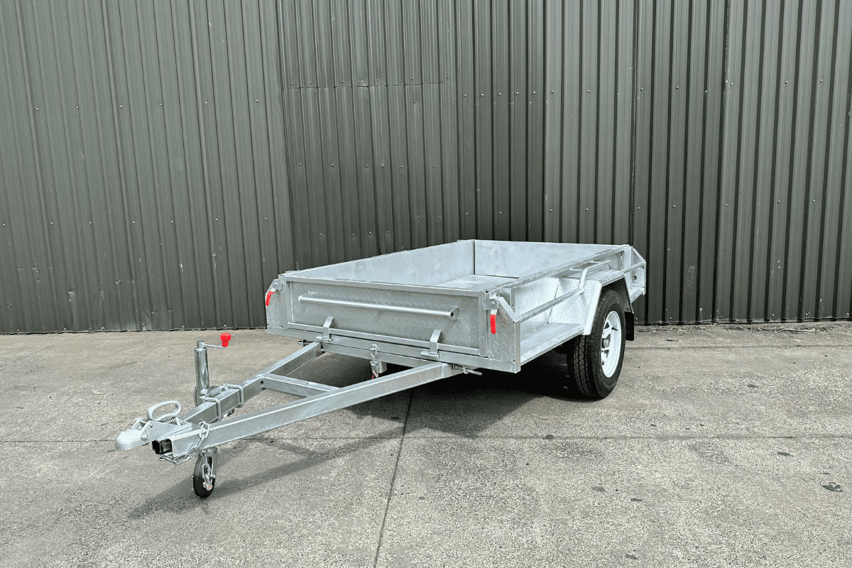 Single 7ft by 4ft Tipping Trailer | Lucca Trailers