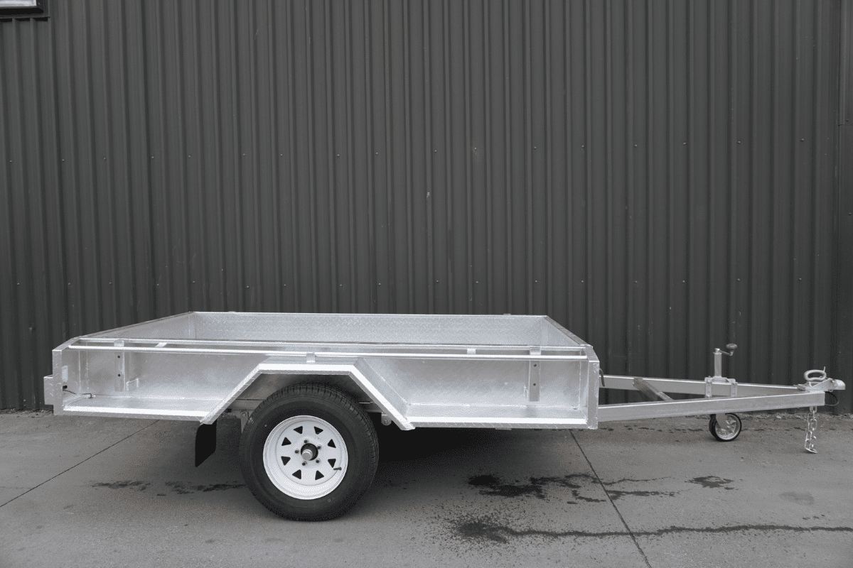 Single 8ft by 4ft Tipping Trailer | Lucca Trailers