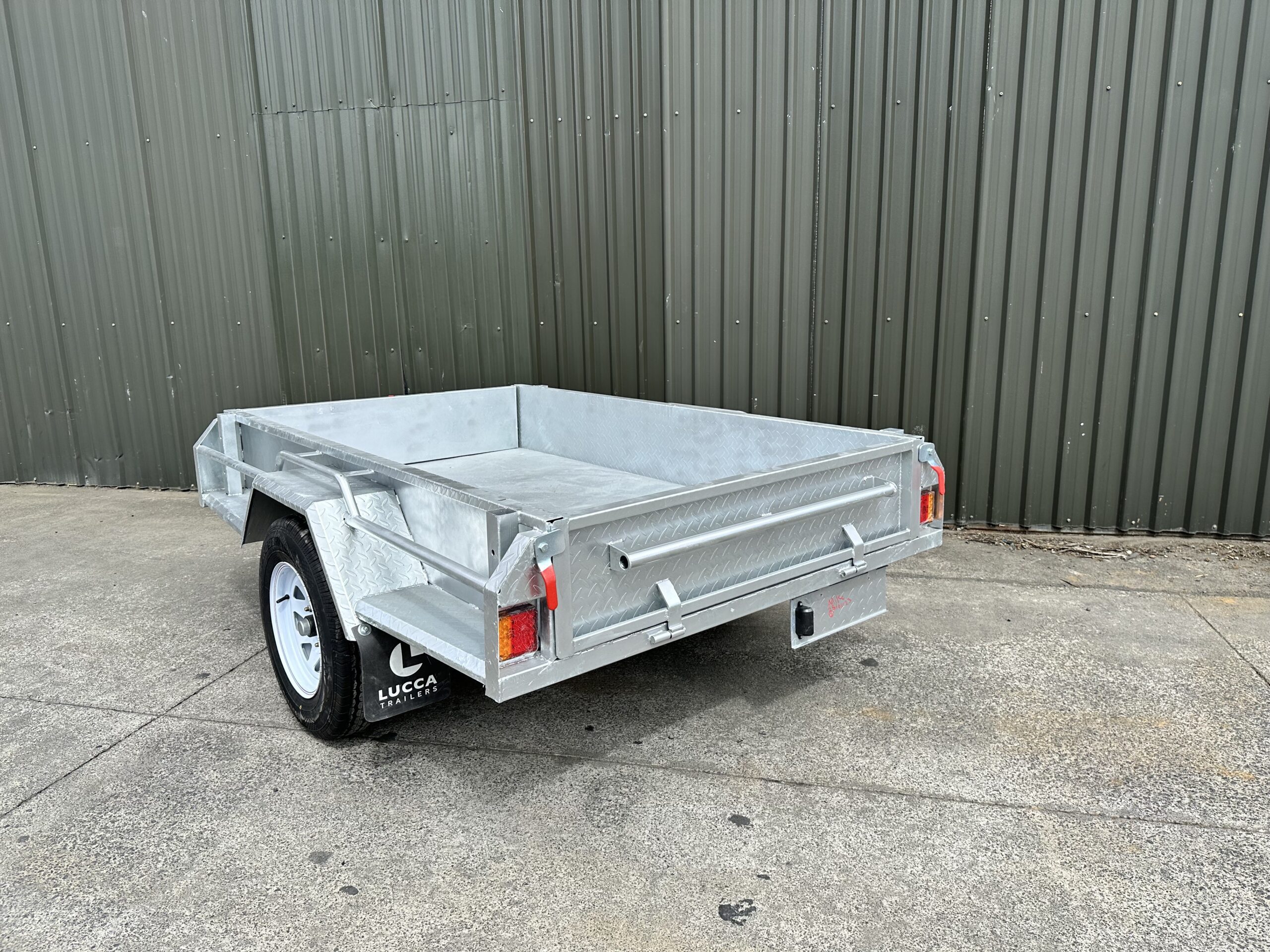 Single 7ft by 4ft Tipping Trailer | Lucca Trailers