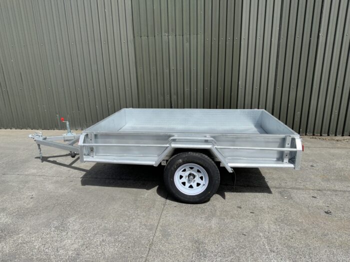 8 x5 single axle trailer from Lucca Trailers