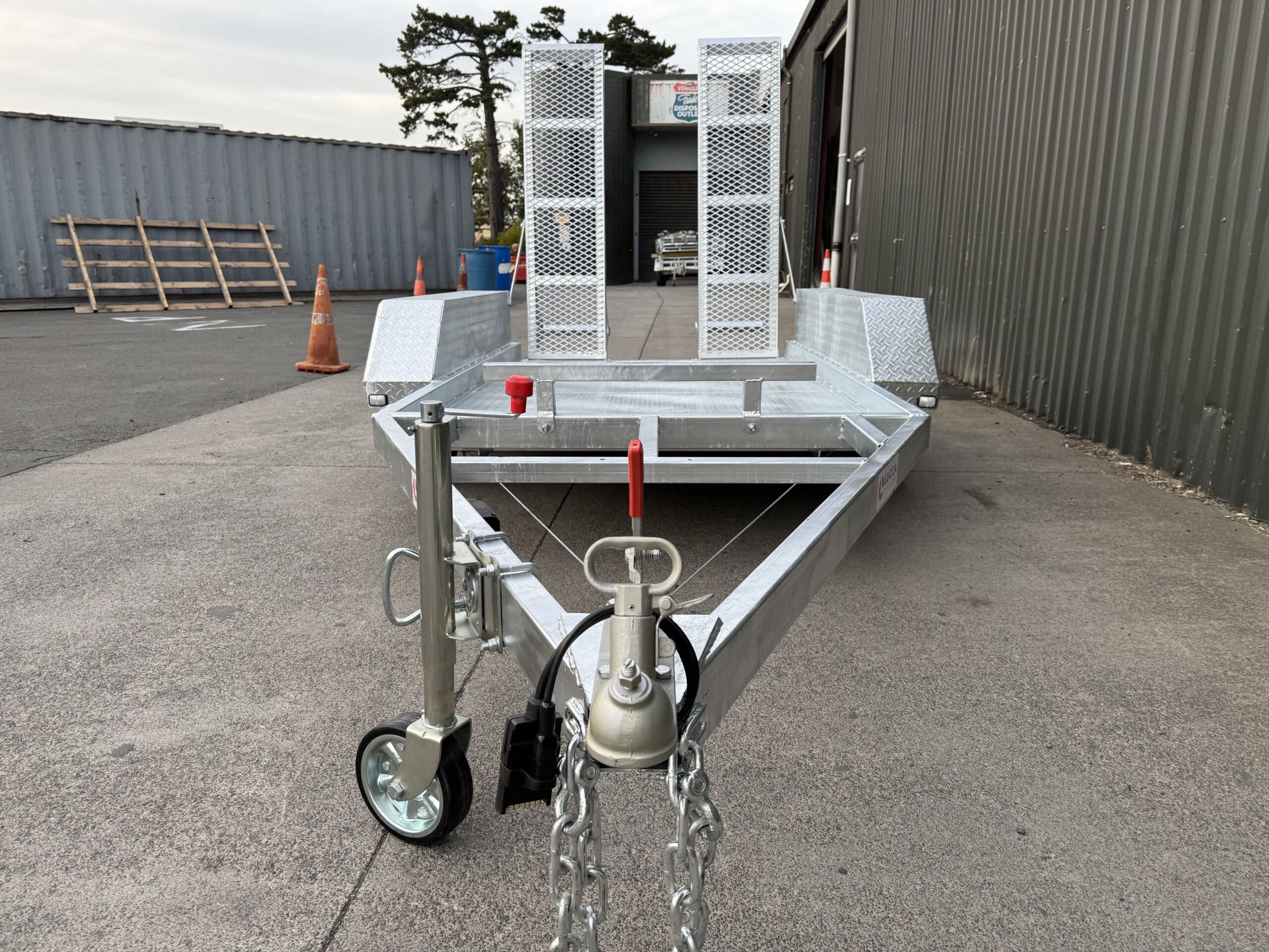 Scissor Lift Trailer | Lucca Trailers