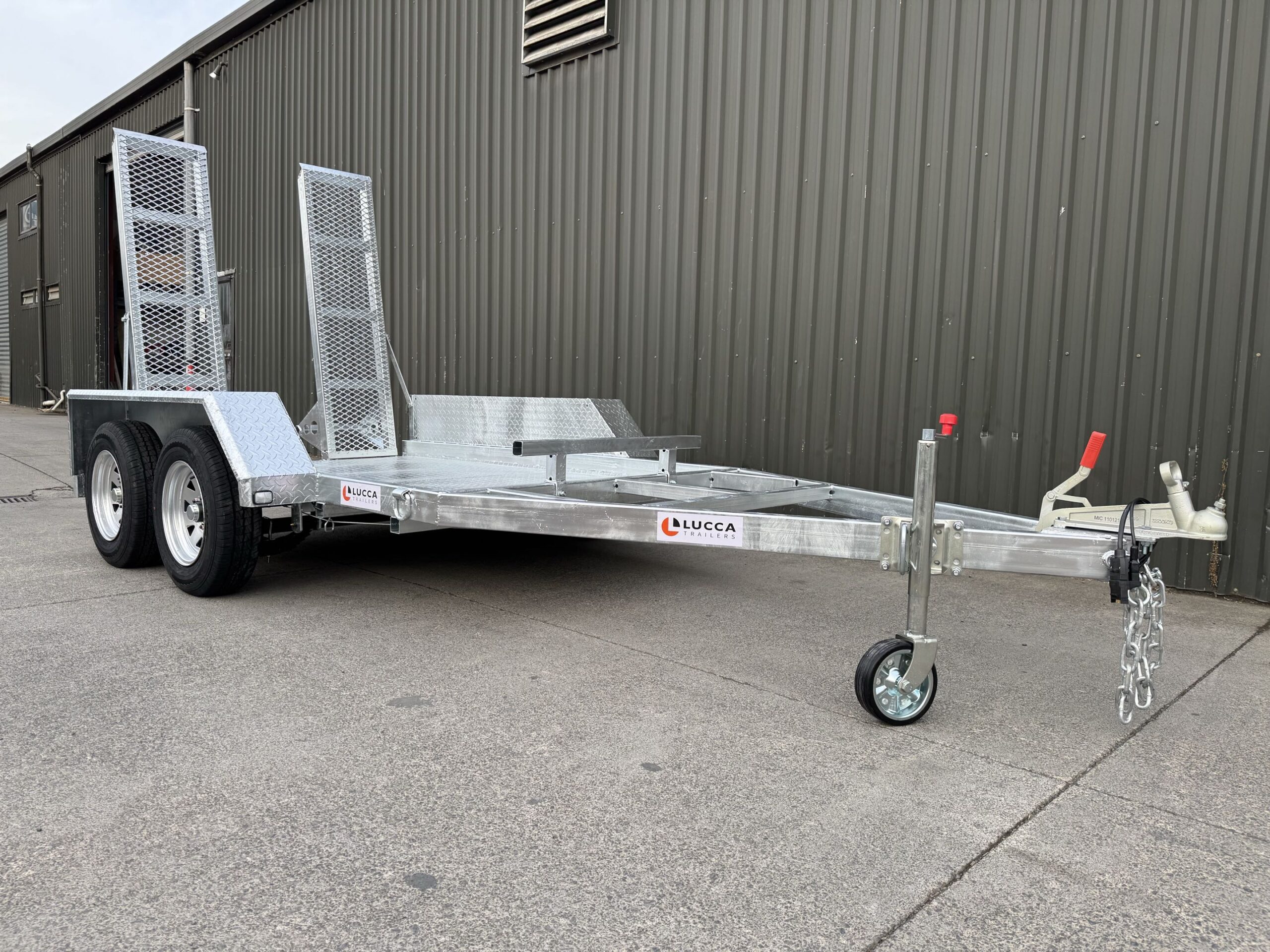 Scissor Lift Trailer | Lucca Trailers