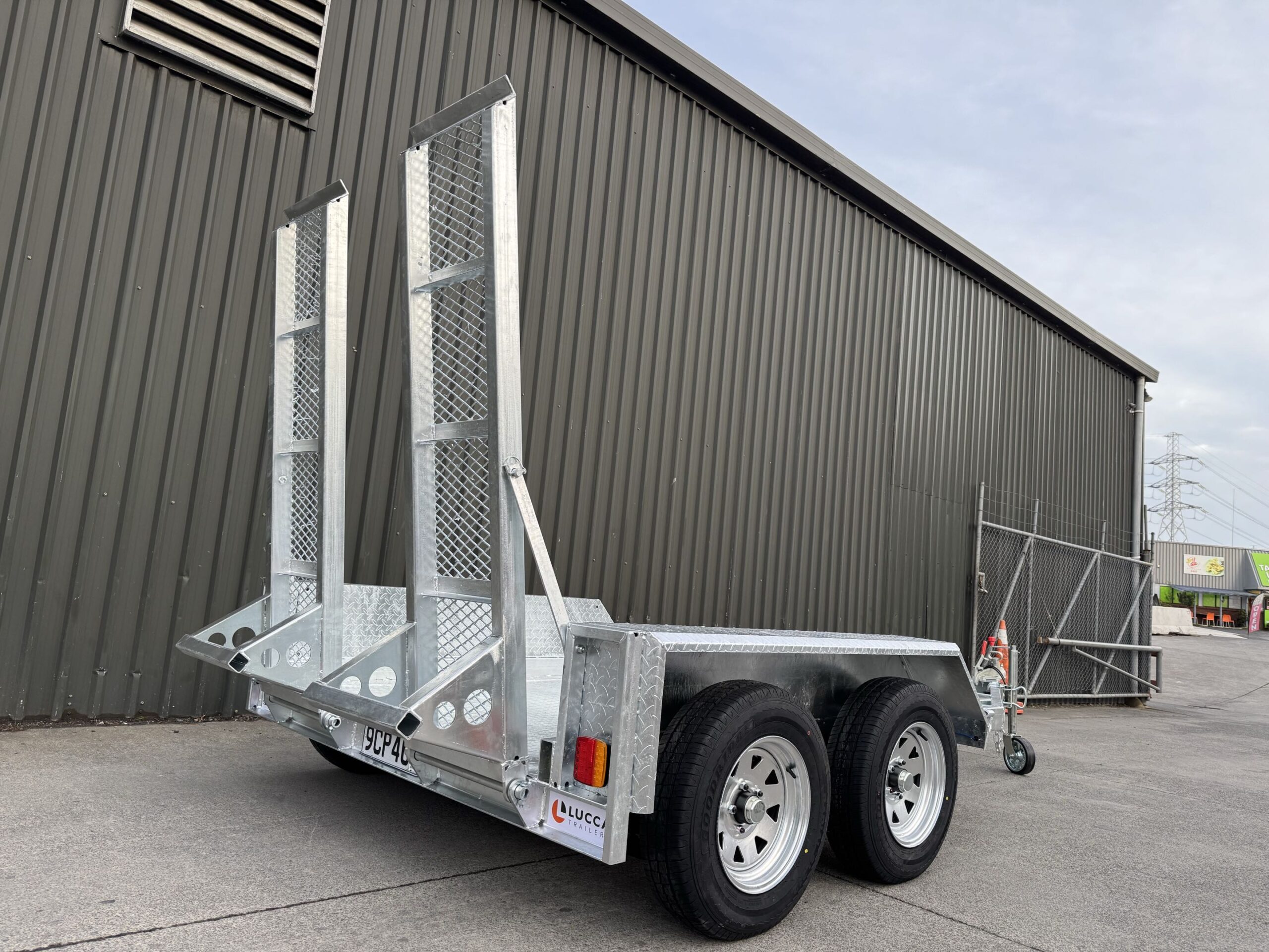 Scissor Lift Trailer | Lucca Trailers