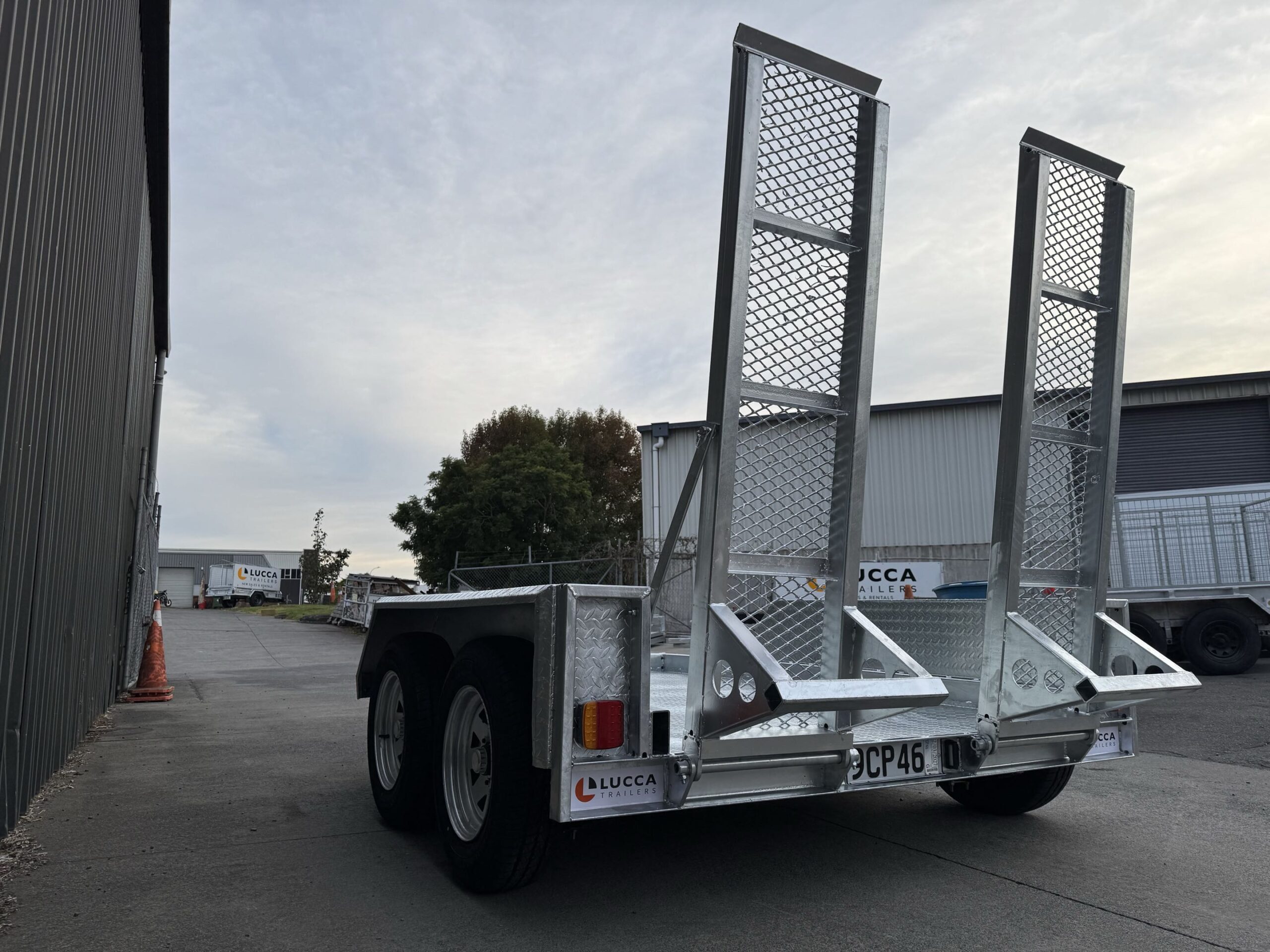 Scissor Lift Trailer | Lucca Trailers